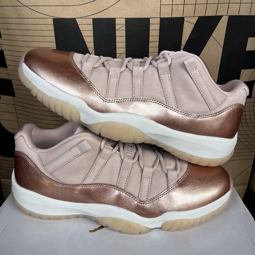 NEW Nike Air Jordan 11 Retro Rose Gold Women Size 12, Men’s 10.5  AH7860-105